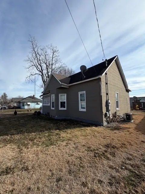 702 W Poplar Street, West Frankfort, IL 62896 - Image #3