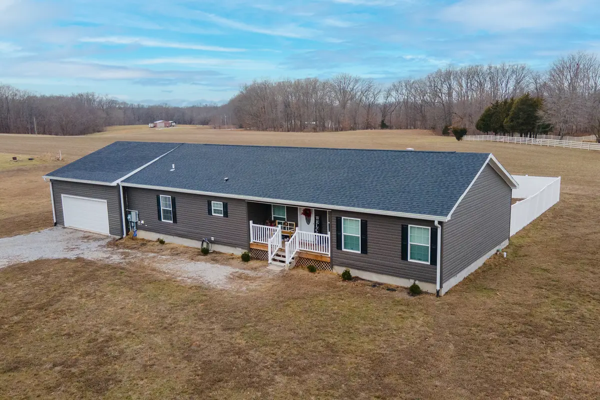 13310 E Idlewood Road, Mount Vernon, IL 62864 - Image #1