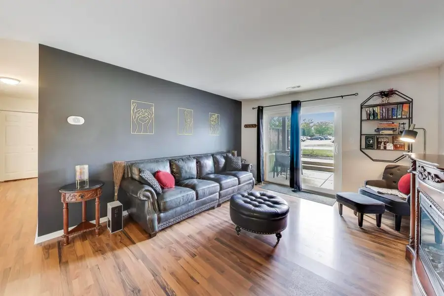 1424 Stonebridge Circle #L4, Wheaton, IL 60189 - Image #3