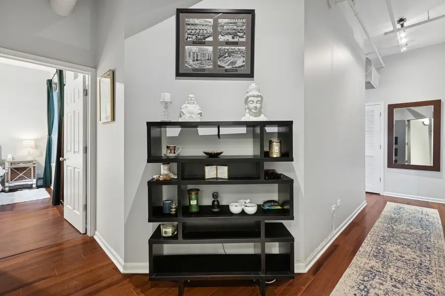 400 W Ontario Street #513, Chicago, IL 60654 - #2