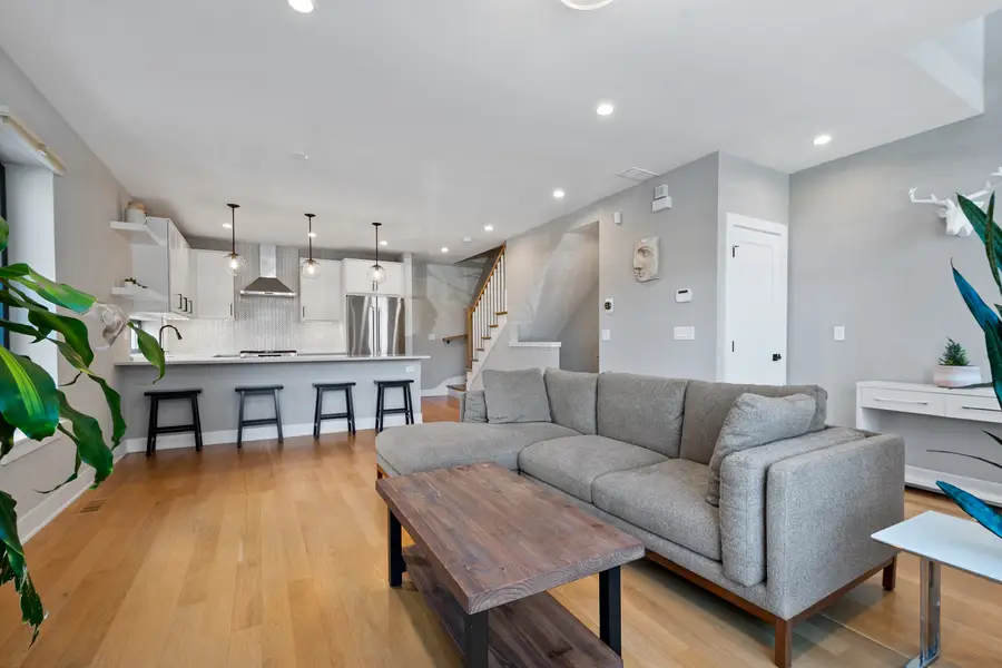 2245 N Rockwell Street #2, Chicago, IL 60647 - #3