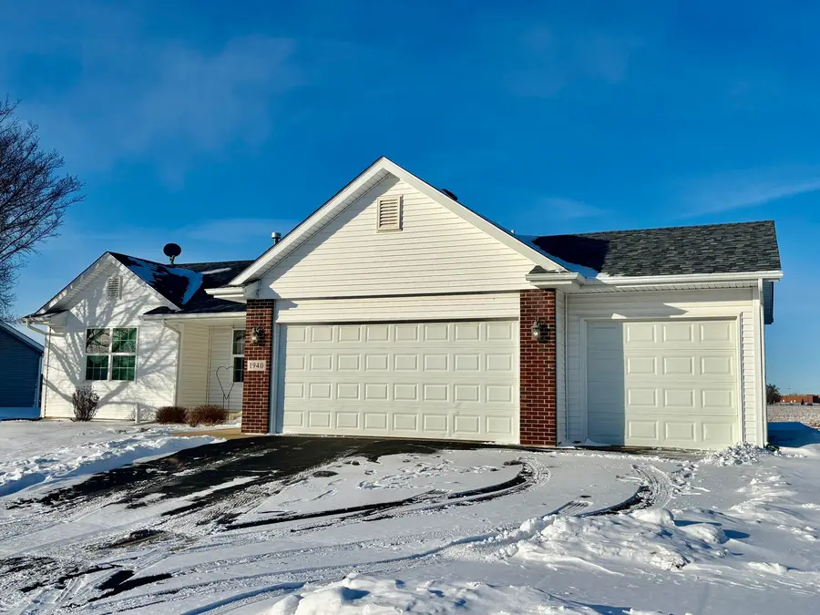 1940 Burnett Drive, Belvidere, IL 61008 - Image #2