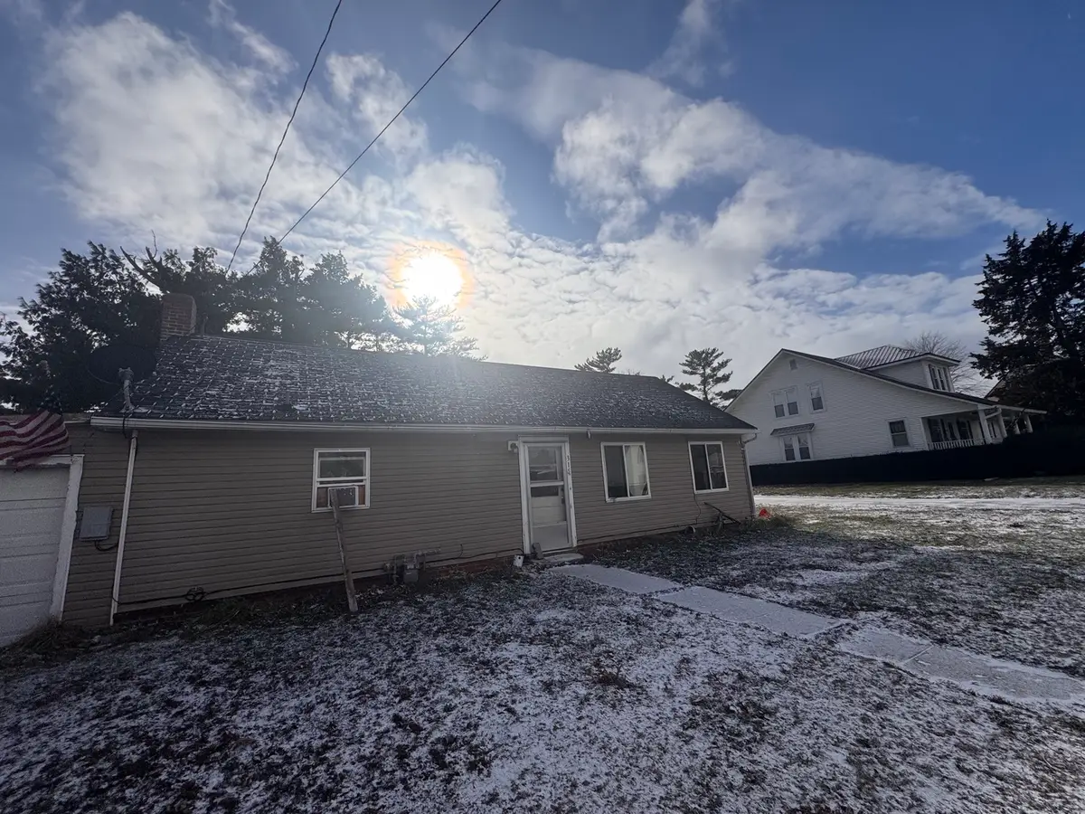 315 W Washington Street, Blandinsville, IL 61420 - #1