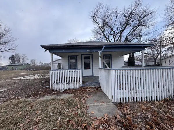 454 S 7th Avenue, Canton, IL 61520