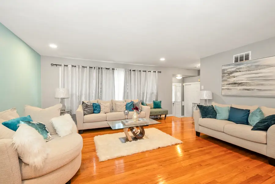 15206 S Ingleside Street, South Holland, IL 60473 - Image #2