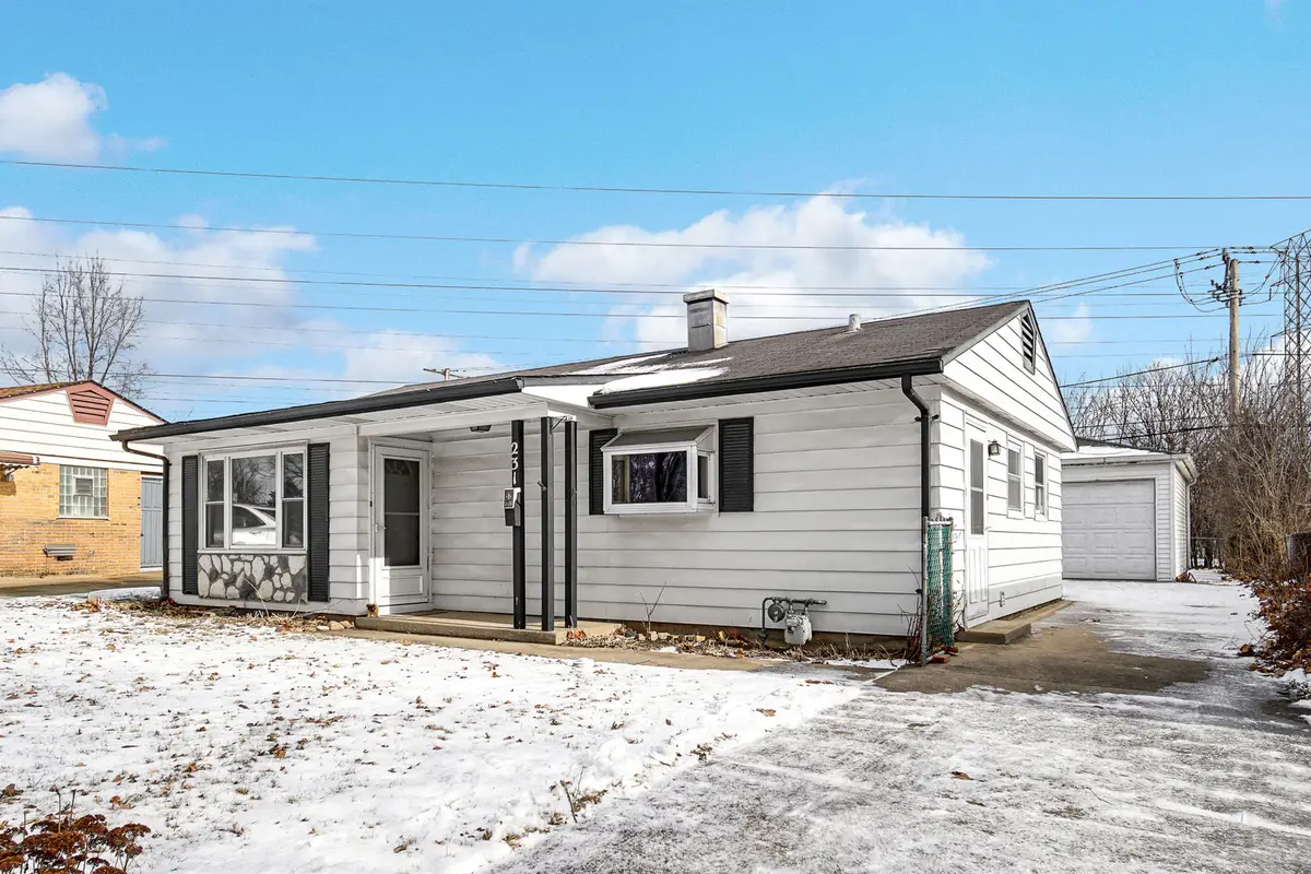 231 E Wayne Place, Wheeling, IL 60090 - Image #1