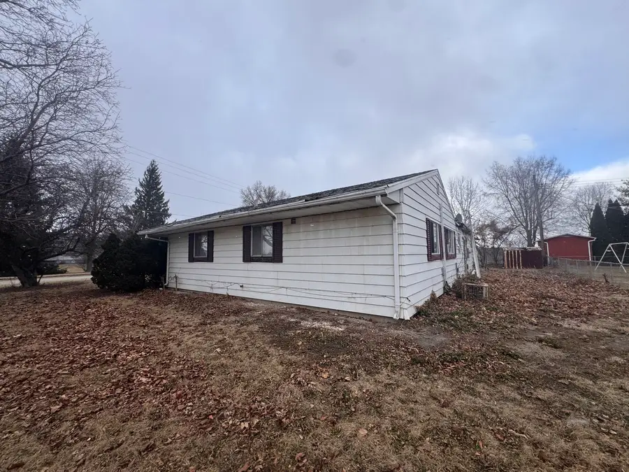 10 E Tamarack Street, Canton, IL 61520 - #2