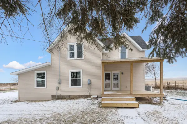 2812 145th Street, Charlotte, IA 52731