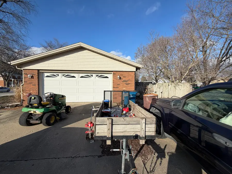 610 Dorset Circle, Saint Joseph, IL 61873 - Image #2