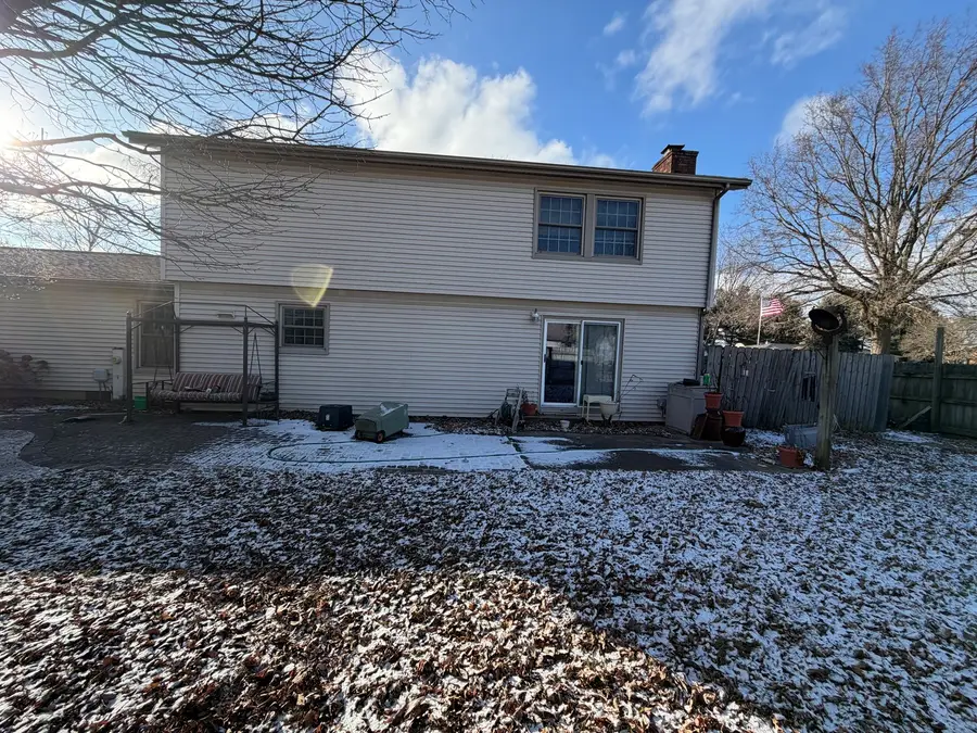 610 Dorset Circle, Saint Joseph, IL 61873 - Image #3