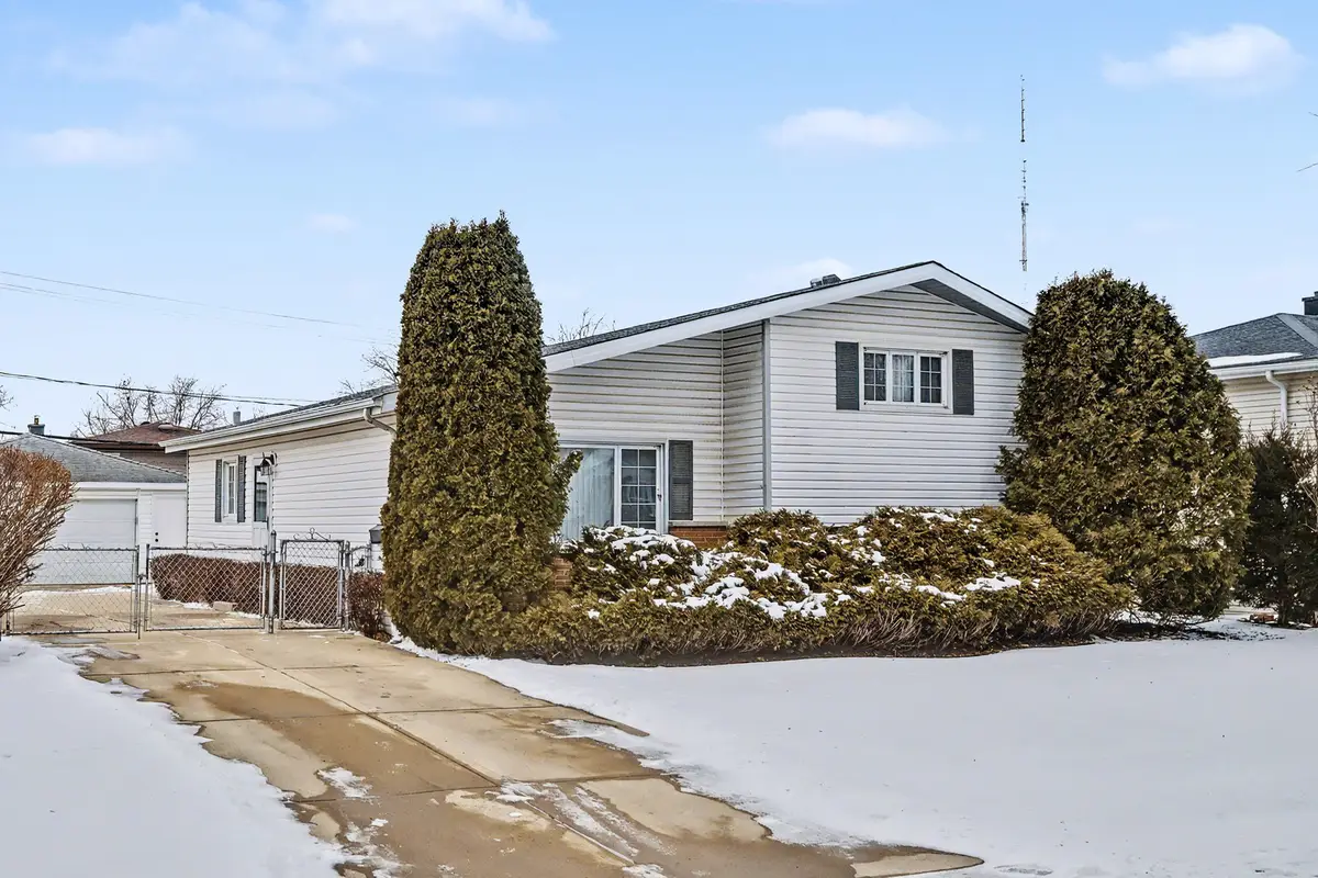 118 S Evergreen Avenue, Addison, IL 60101 - Image #1