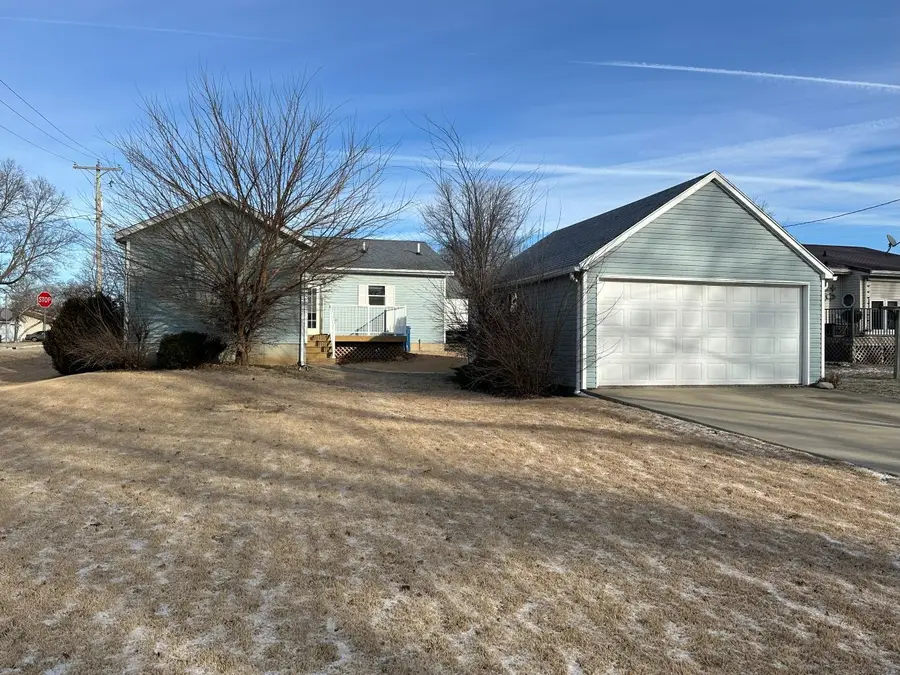 627 12th Street, Dewitt, IA 52472 - Image #2