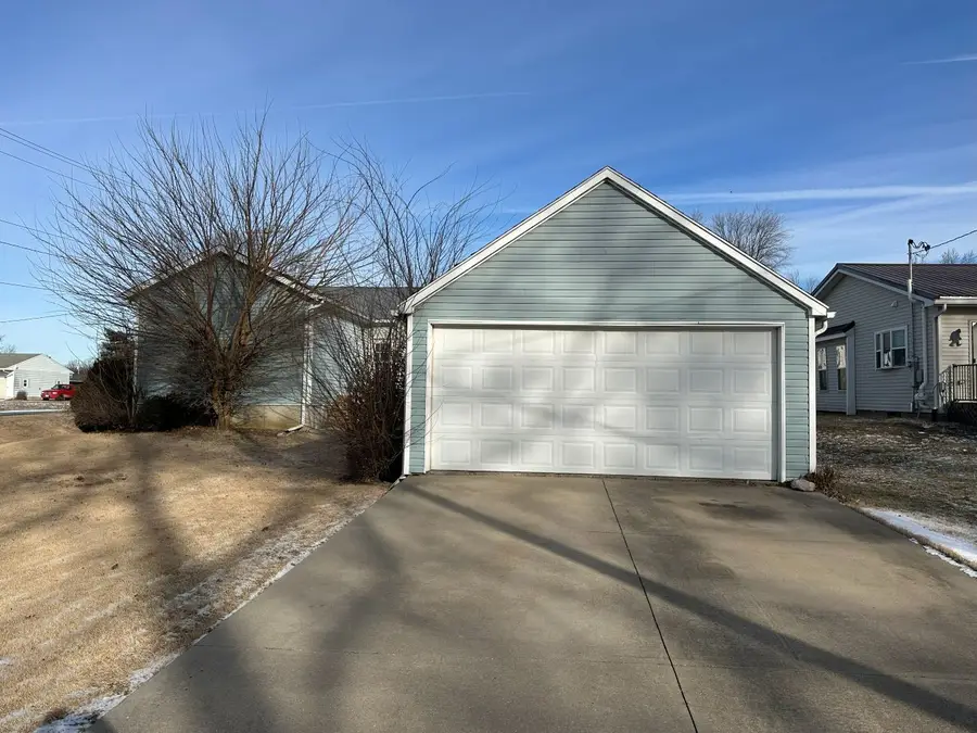 627 12th Street, Dewitt, IA 52472 - Image #3