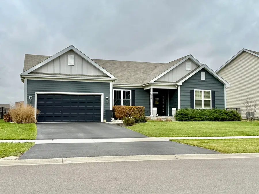 739 Juniper Street, Oswego, IL 60543 - #2