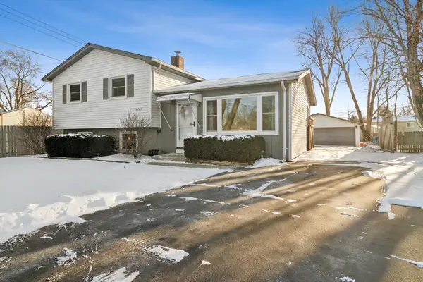 18065 W Big Oaks Road, Grayslake, IL 60030