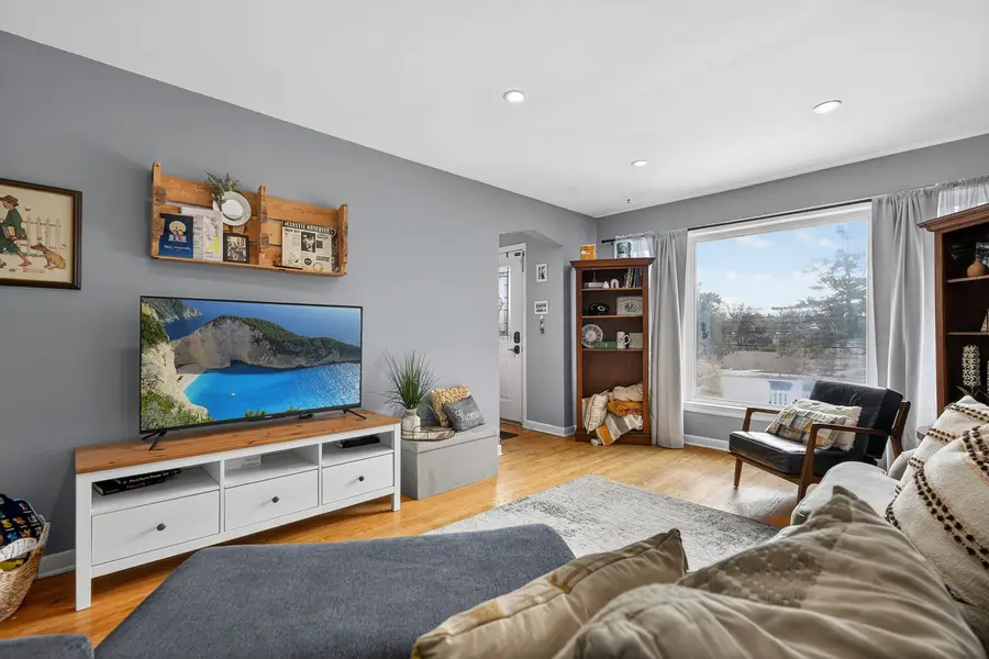 323 E Butterfield Road, Elmhurst, IL 60126 - #3