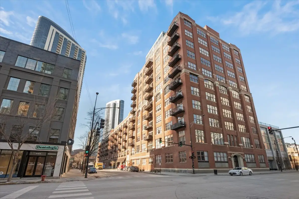 360 W Illinois Street #9A, Chicago, IL 60654 - Image #1