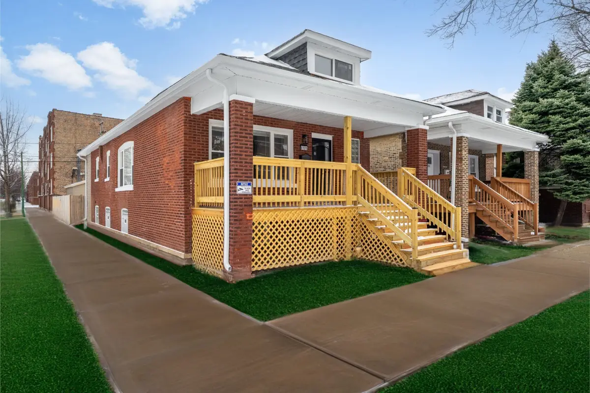 6101 S Maplewood Avenue, Chicago, IL 60629 - Image #1