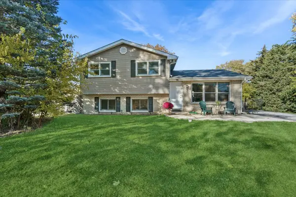 26W250 Case Street, Naperville, IL 60563