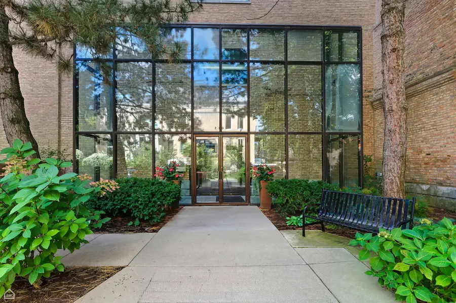 Address Withheld By Seller, Chicago, IL 60614 - Image #2