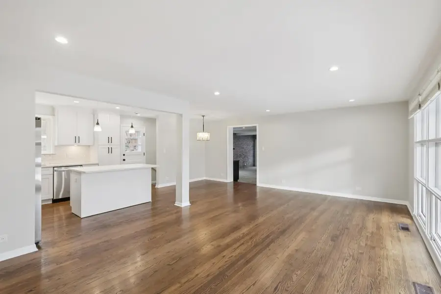 6803 N Keeler Avenue, Lincolnwood, IL 60712 - #3