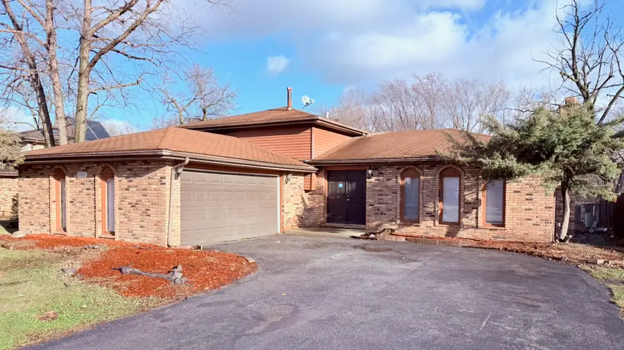 15613 Calumet Drive, South Holland, IL 60473 - Image #2
