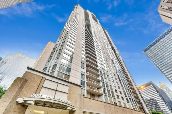 222 N Columbus Drive #1602, Chicago, IL 60601