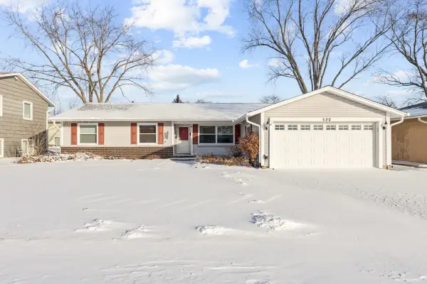 620 Chelmsford Lane, Elk Grove Village, IL 60007