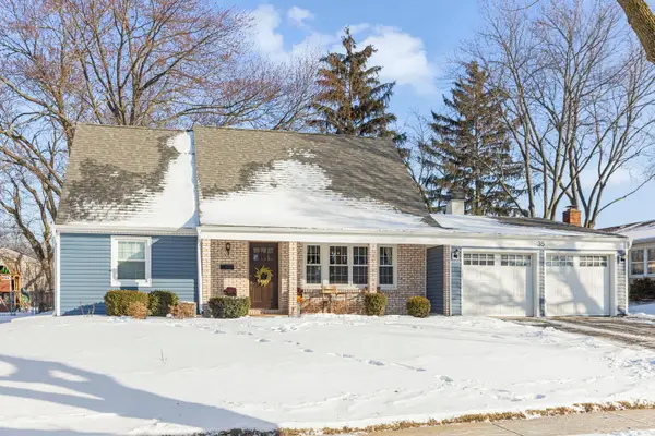 35 Cloverdale Lane, Schaumburg, IL 60194