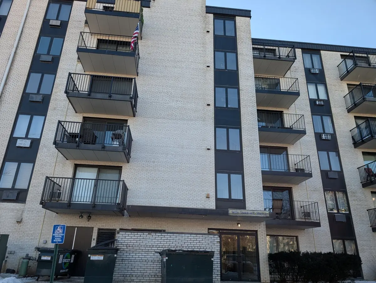 9074 W Terrace Drive #4J, Niles, IL 60714 - Image #1