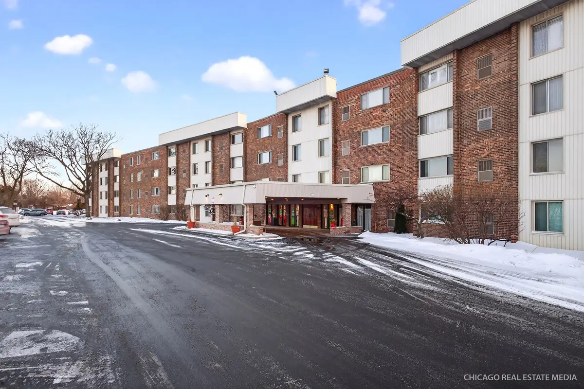 841 N York Road #218, Elmhurst, IL 60126 - Image #1