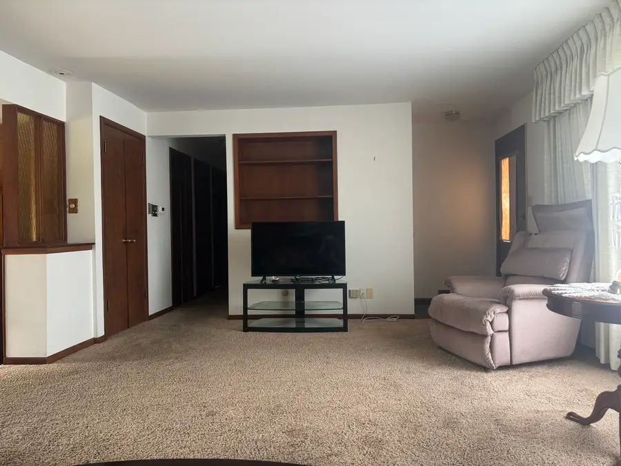 535 E 166th Place, South Holland, IL 60473 - Image #2