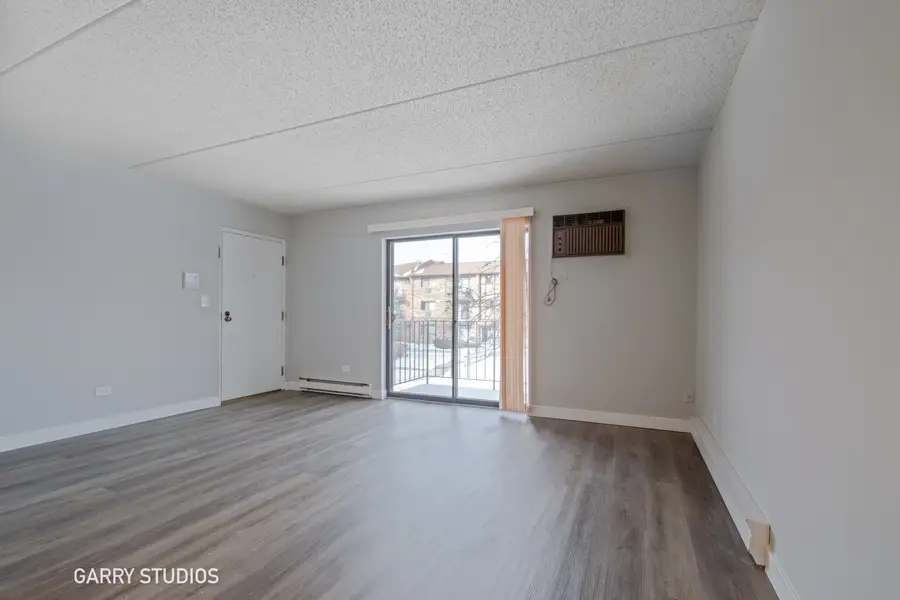 340 Klein Creek Court, Carol Stream, IL 60188 - Image #2