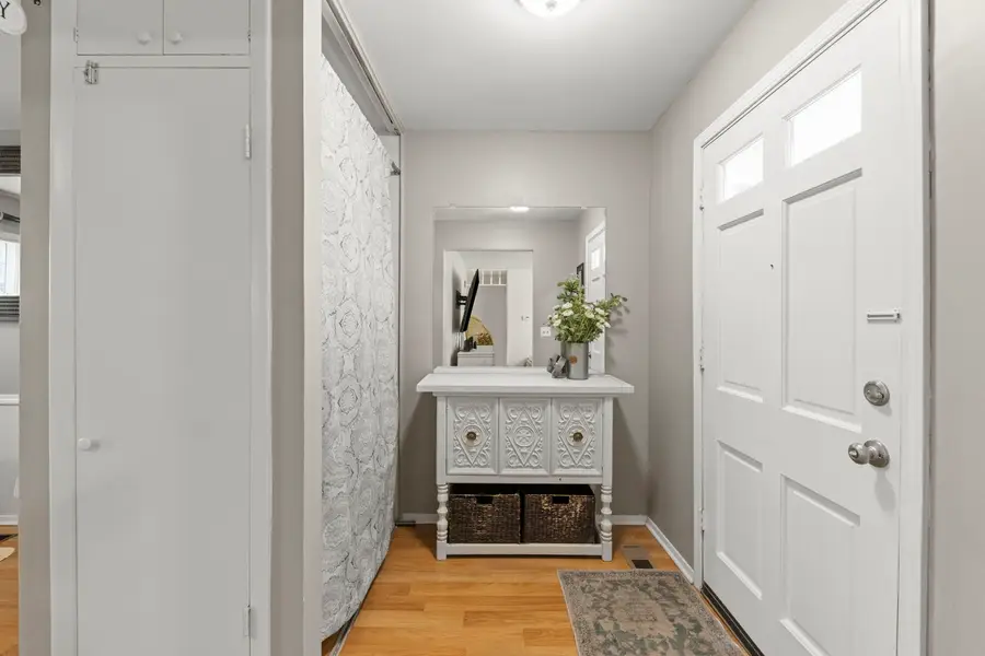 9 Fieldcrest Drive, Montgomery, IL 60538 - Image #2