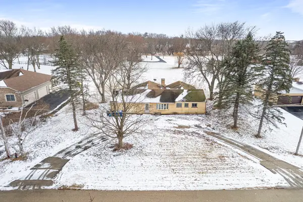 25085 W Tamarack Drive, Wauconda, IL 60084
