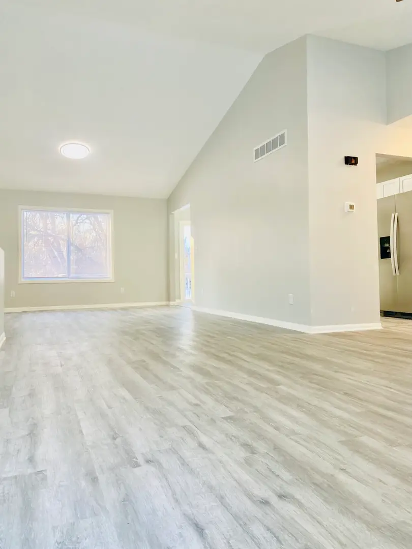 104 Rochester Road Ne, Poplar Grove, IL 61065 - Image #2