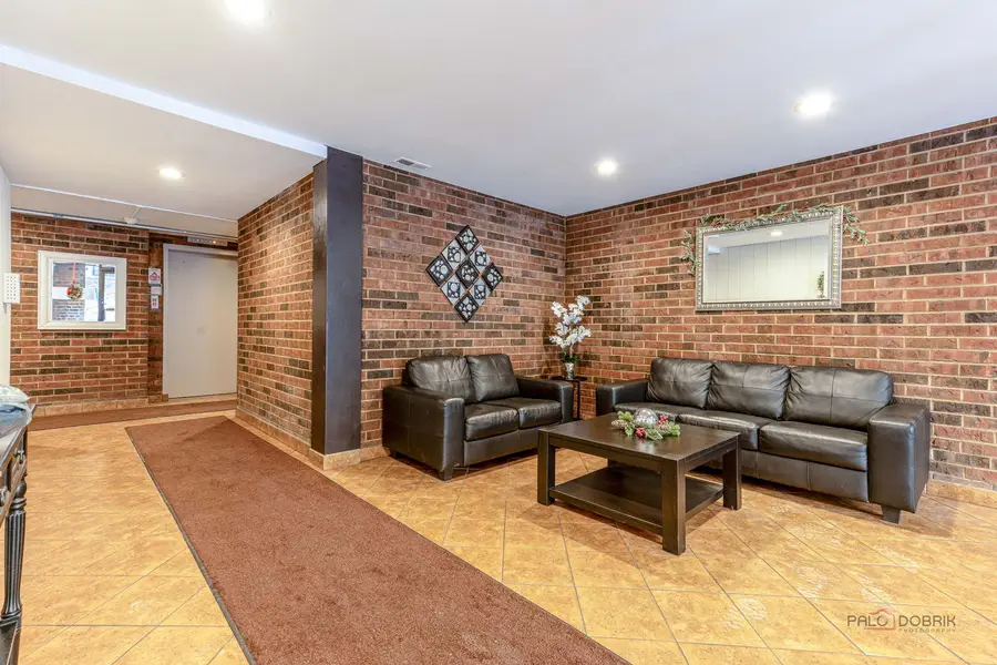 9395 Landings Lane #405, Des Plaines, IL 60016 - Image #3