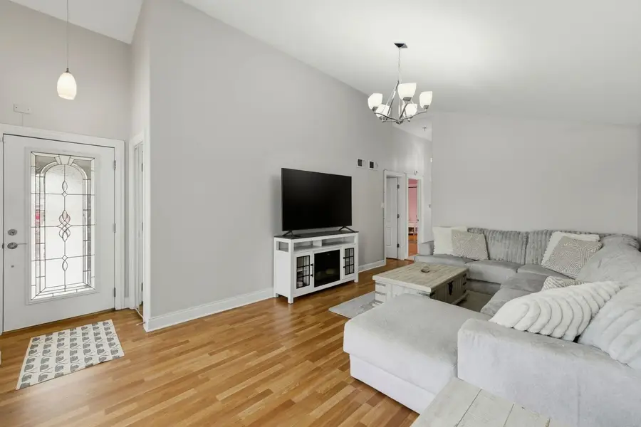 8808 Meade Avenue, Oak Lawn, IL 60453 - Image #3