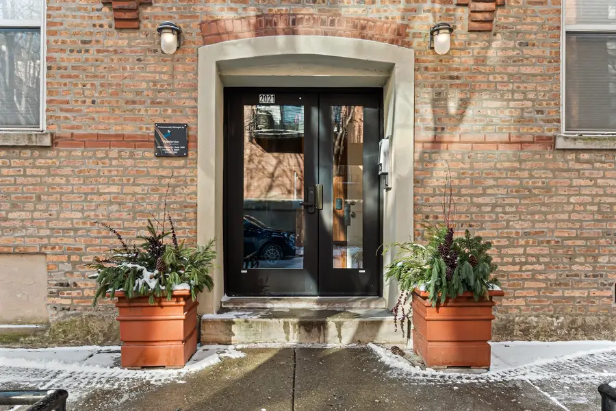 2021 W Willow Street #102, Chicago, IL 60647 - Image #2