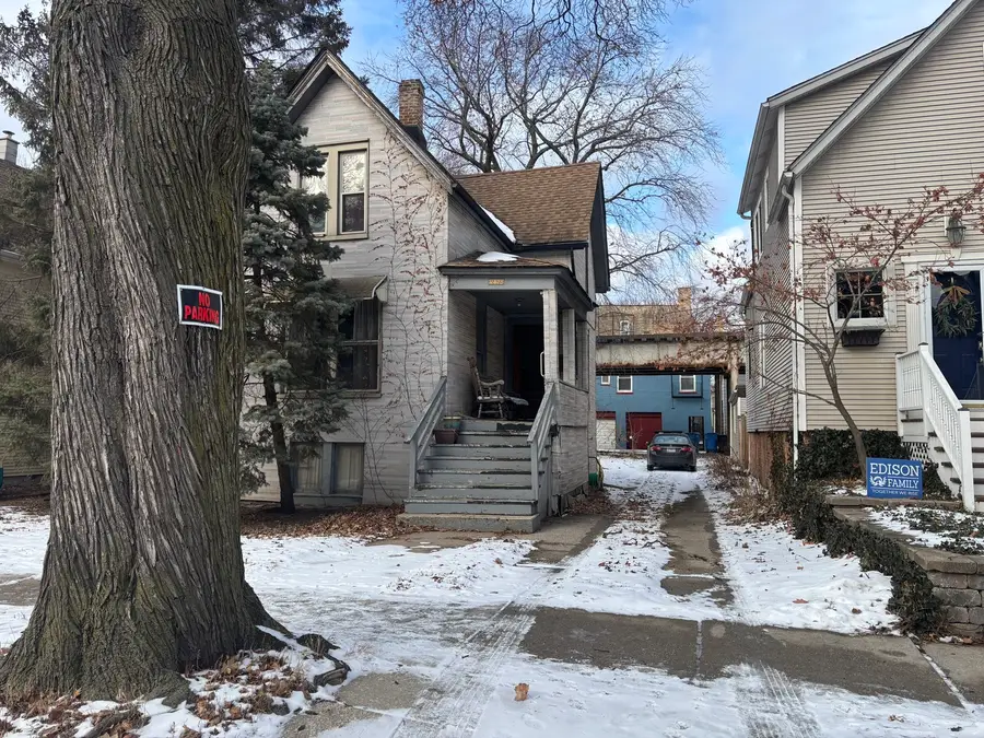2128 W Eastwood Avenue, Chicago, IL 60625 - Image #2