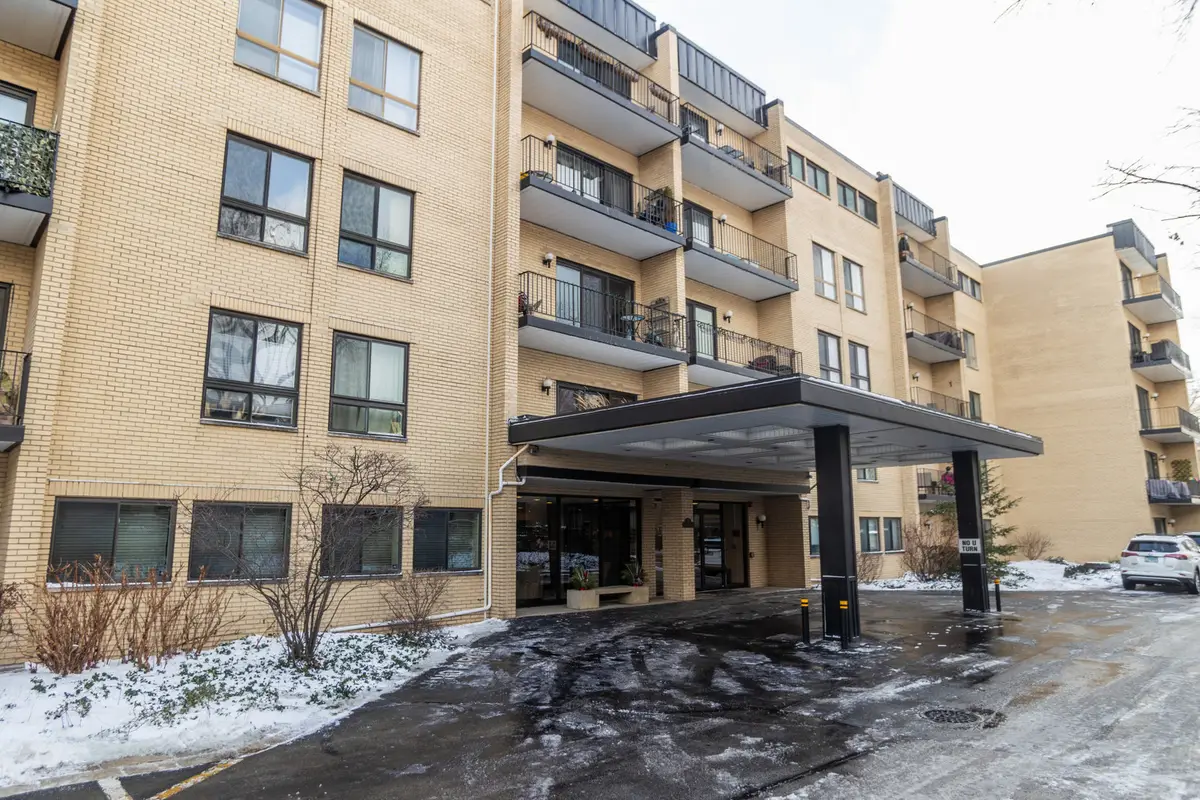 221 N Kenilworth Avenue #109, Oak Park, IL 60302 - #1