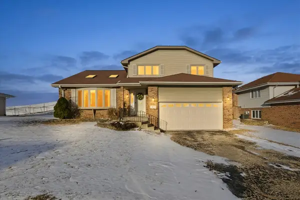 51 Evergreen Drive, Lemont, IL 60439