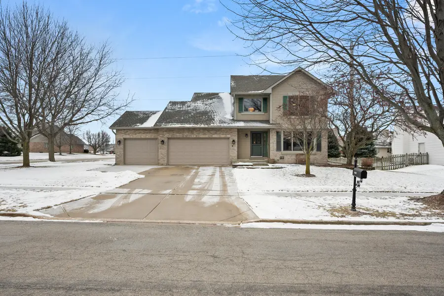 1122 Yorkshire Drive S, Sycamore, IL 60178 - Image #2