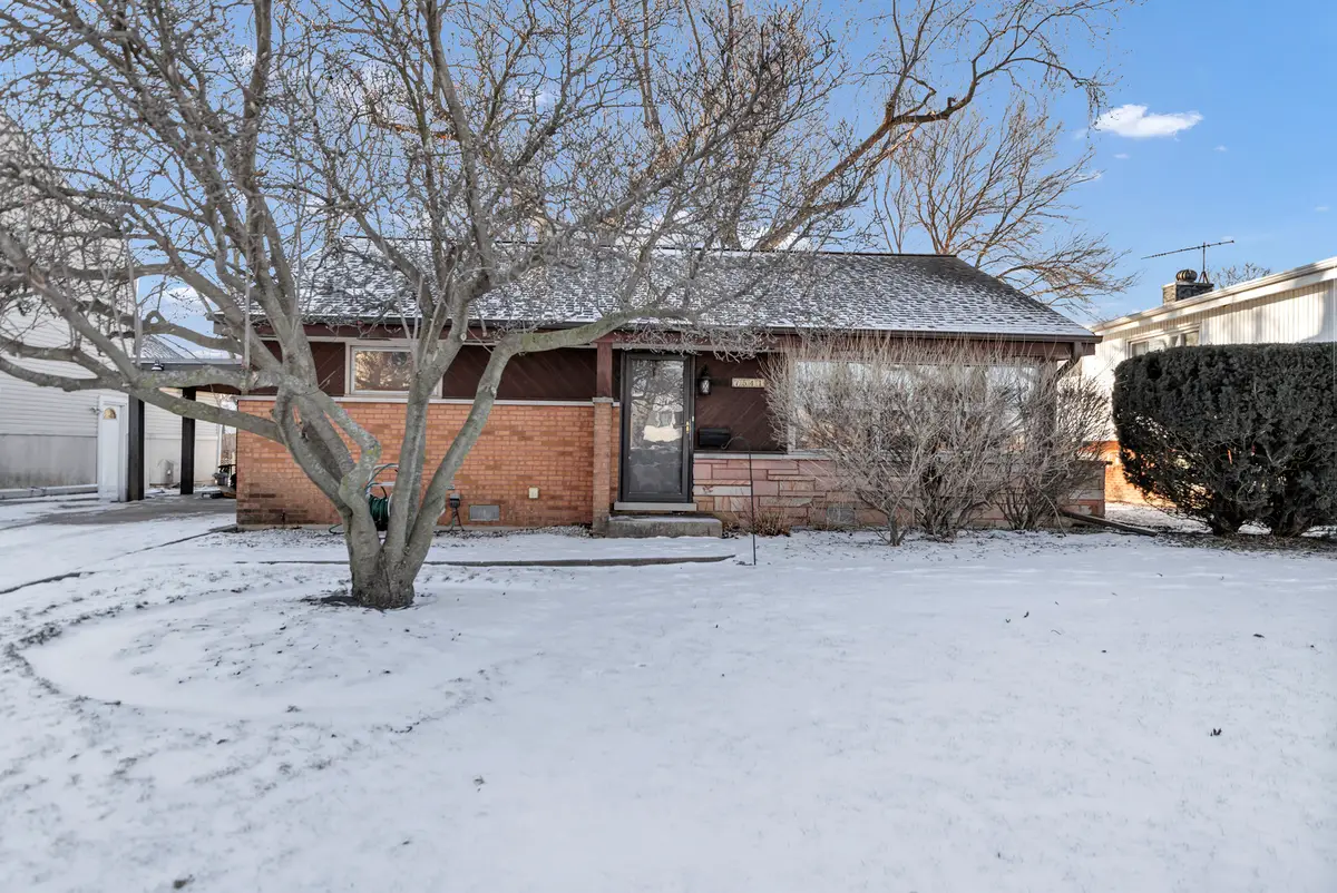 7541 Lyons Street, Morton Grove, IL 60053 - Image #1