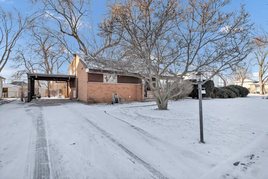 7541 Lyons Street, Morton Grove, IL 60053 - Image #2