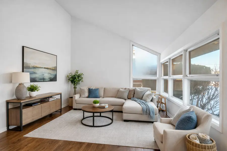 7541 Lyons Street, Morton Grove, IL 60053 - Image #3