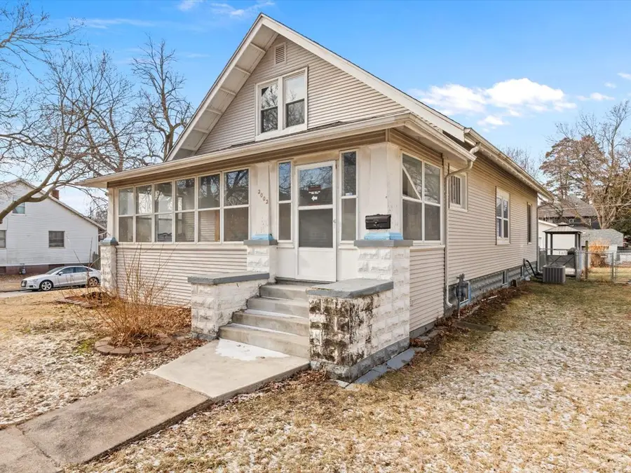 2002 Lillie Avenue, Davenport, IA 52804 - Image #2