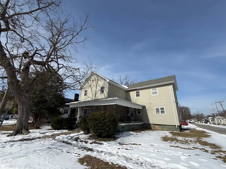 1021 Jefferson Avenue, Charleston, IL 61920 - #2