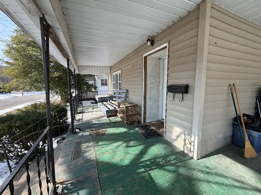 1021 Jefferson Avenue, Charleston, IL 61920 - #3