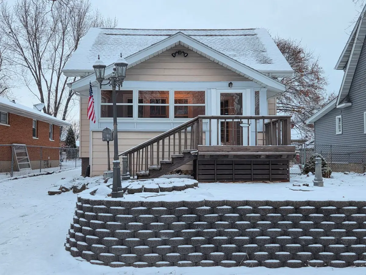 2108 Lloyd Avenue, Waukegan, IL 60085 - #1